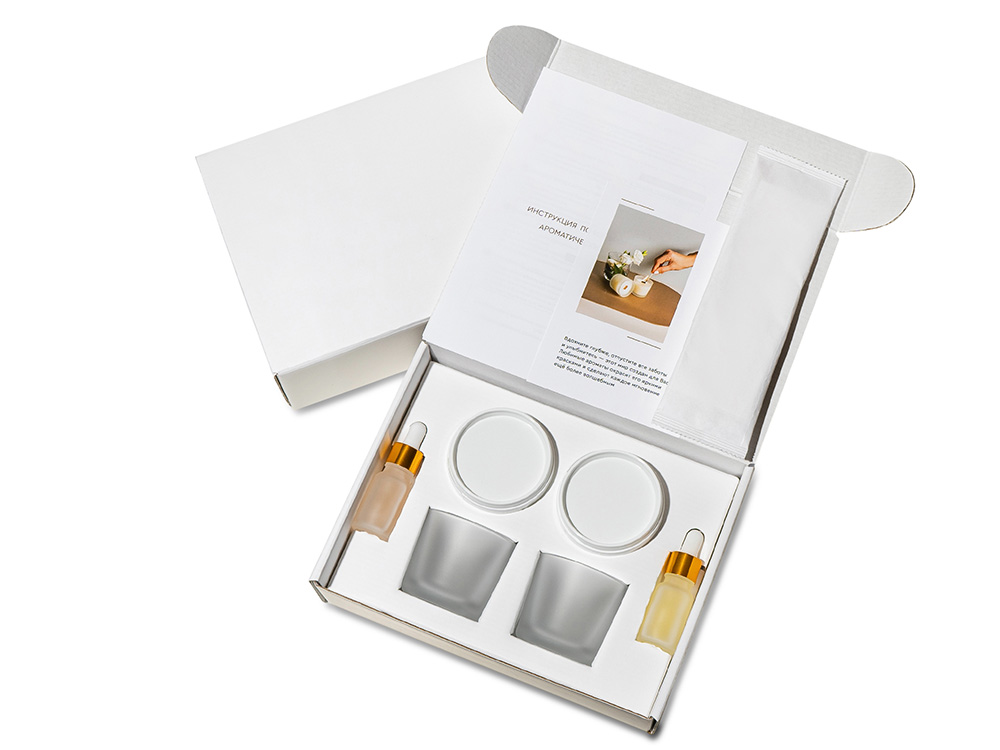 Набор для создания 2-х ароматических свечей: имбирный пряник, рождественская елка